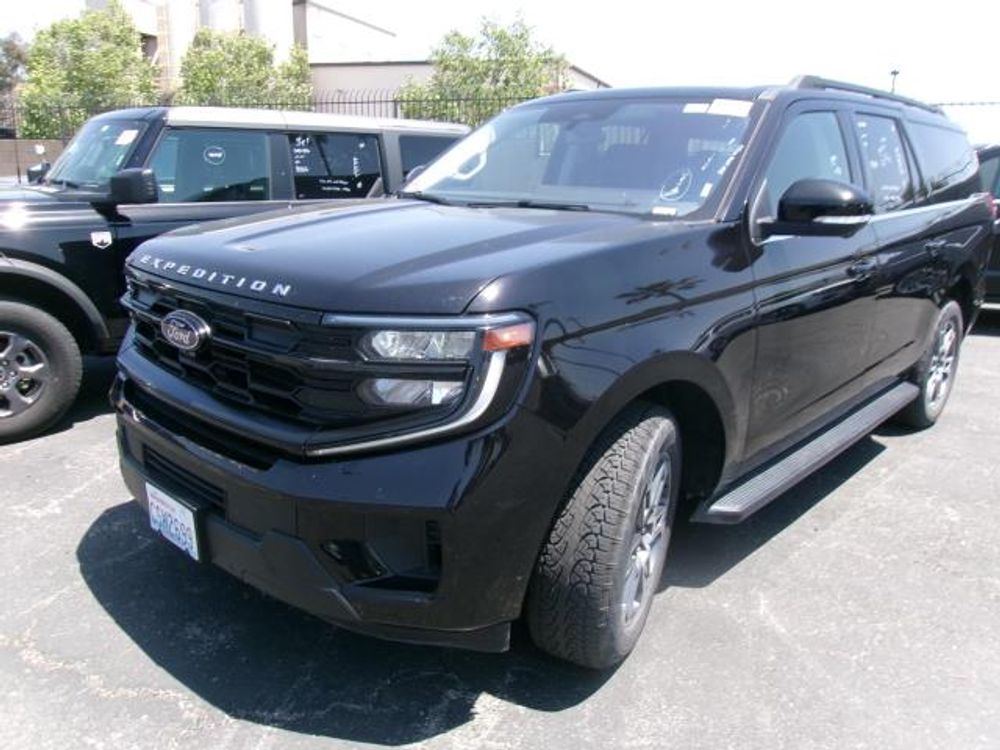 2025 Ford Expedition Max Active
