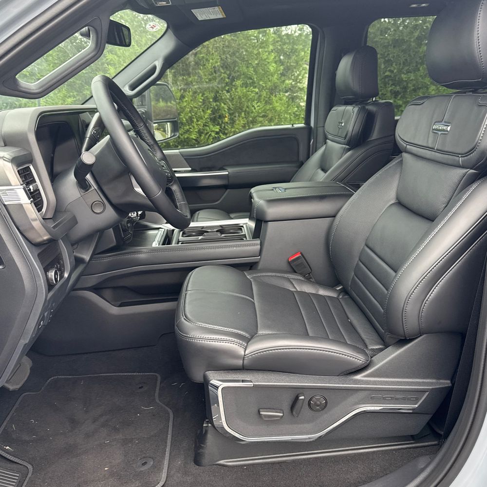 2025 Ford F-450 Super Duty Platinum