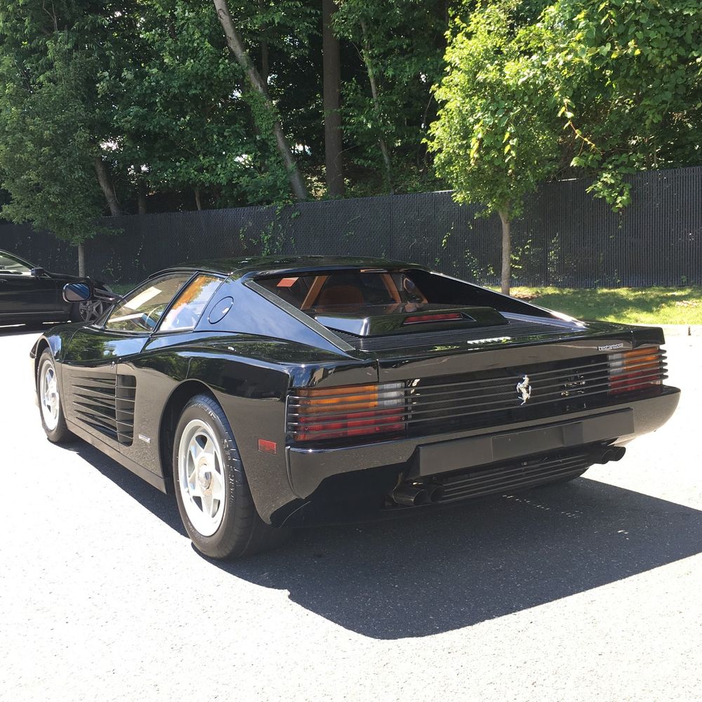 1986 Ferrari Testarossa Flying Mirror