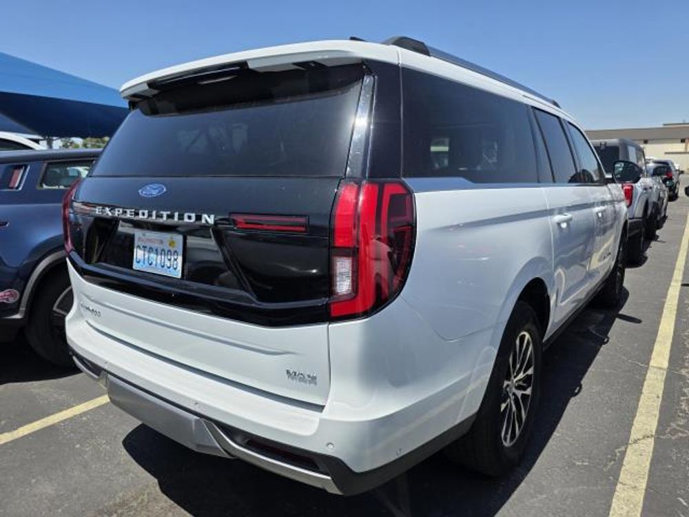 2025 Ford Expedition Max Platinum