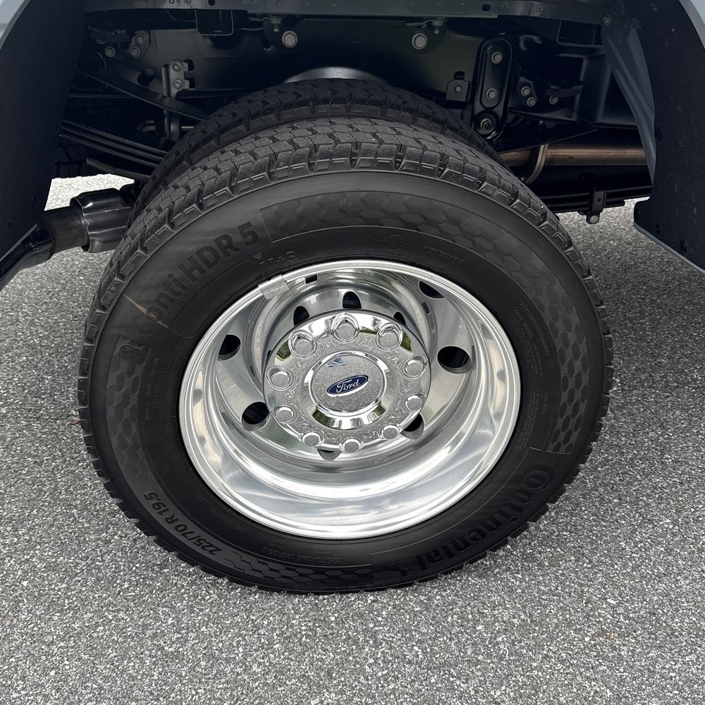 2025 Ford F-450 Super Duty Platinum