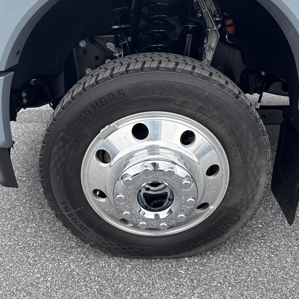 2025 Ford F-450 Super Duty Platinum