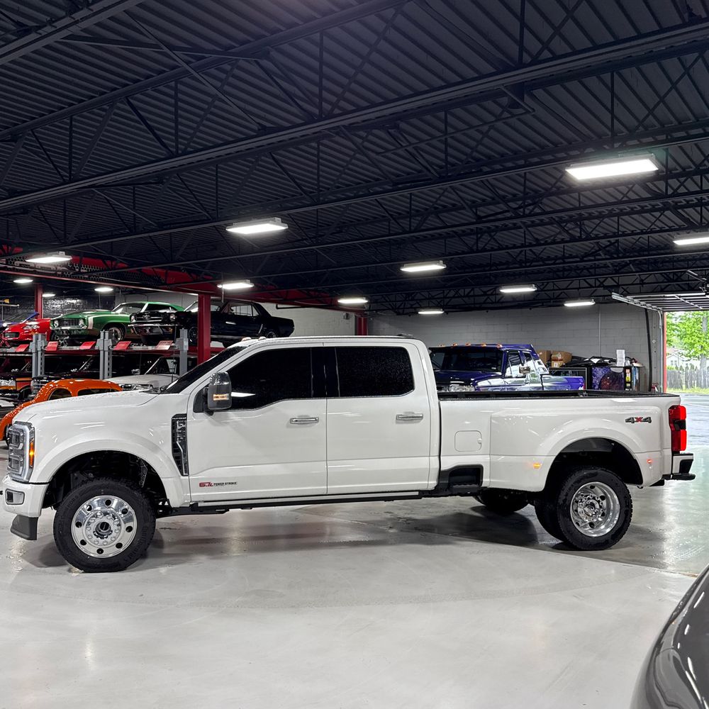 2025 Ford F-450 Super Duty Platinum