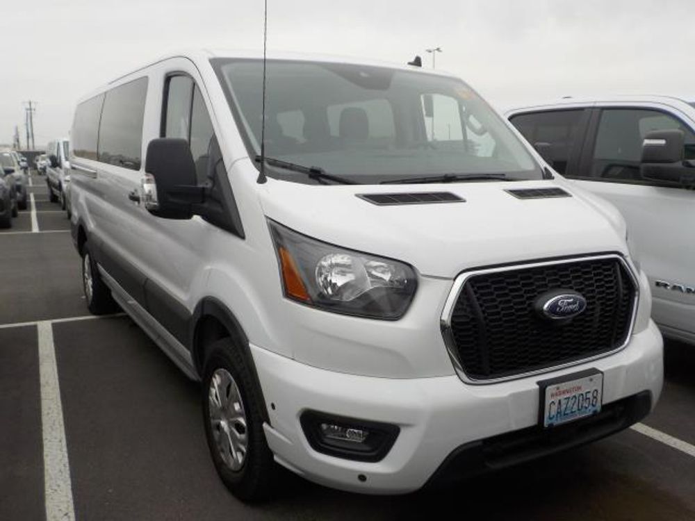 2024 Ford Transit Passenger Wagon XLT