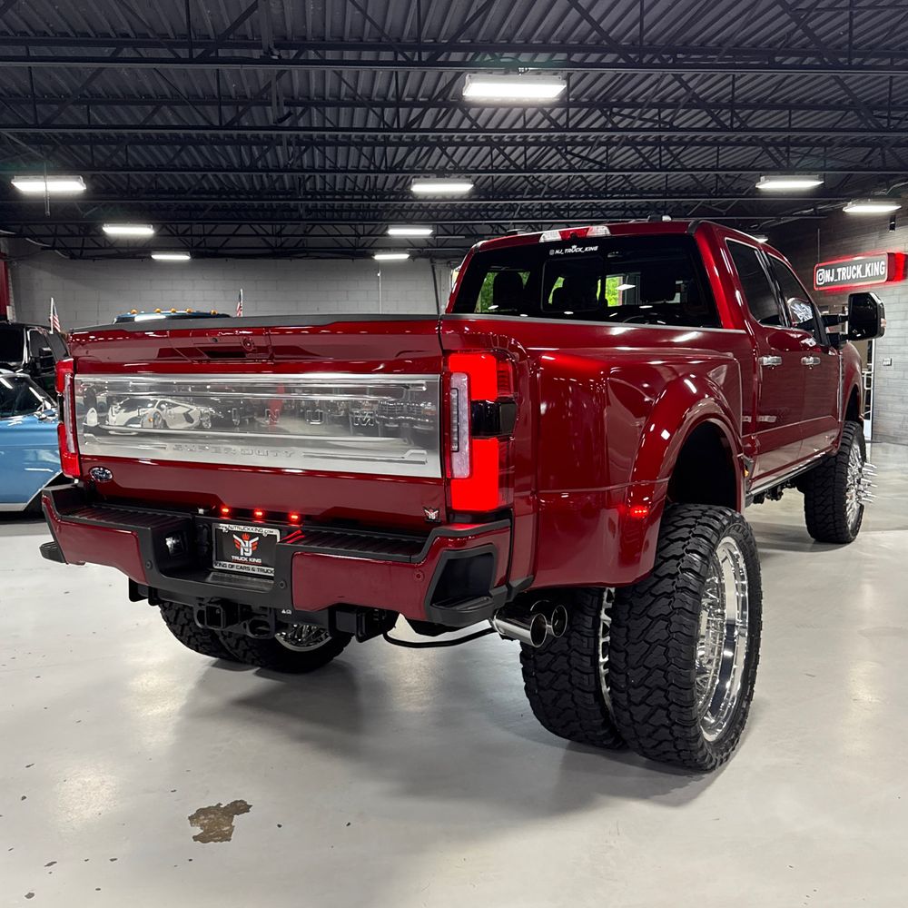 2025 Ford F-350 Super Duty Platinum