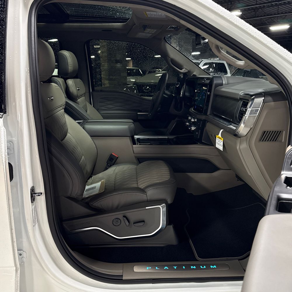 2025 Ford F-450 Super Duty Platinum