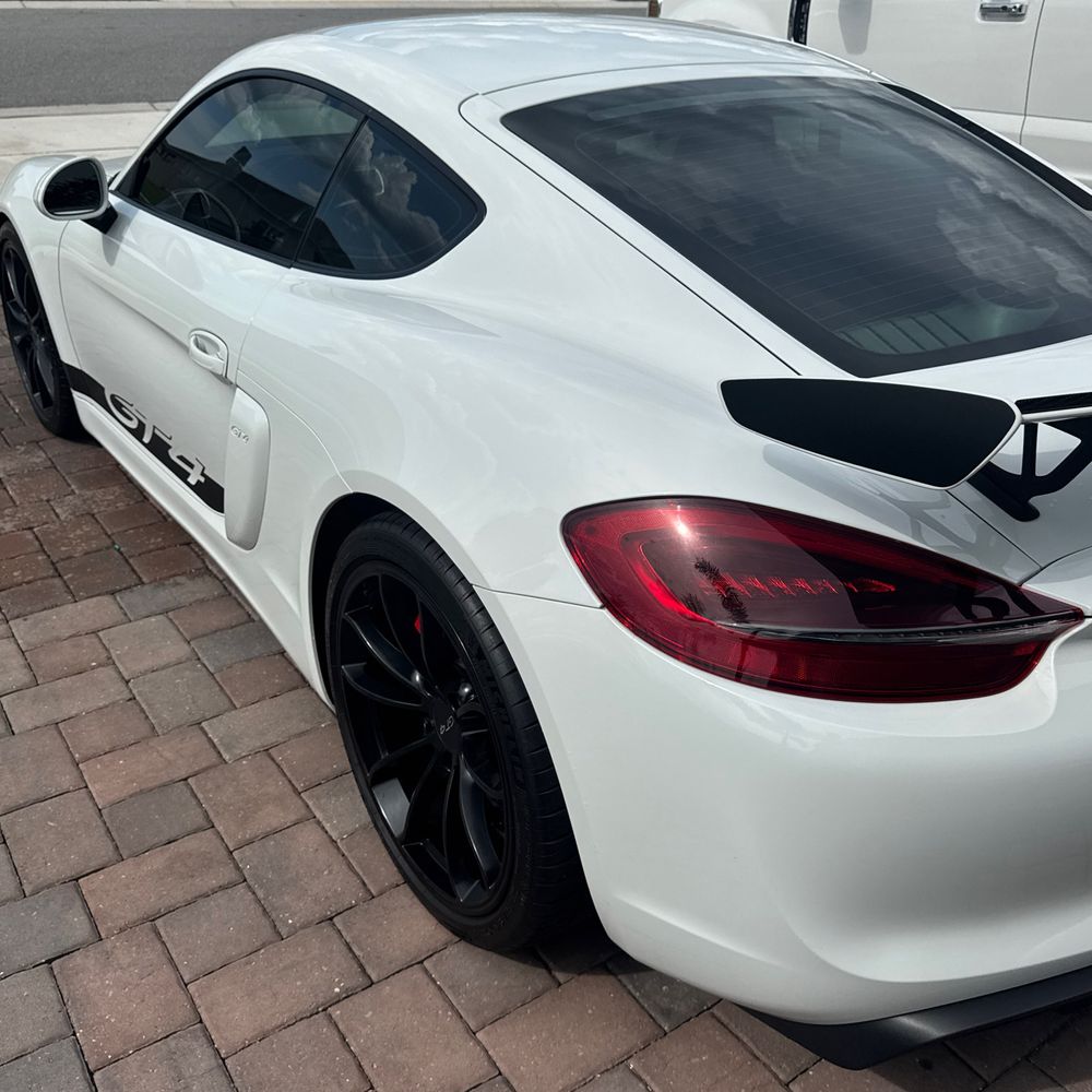 2016 Porsche Cayman GT4
