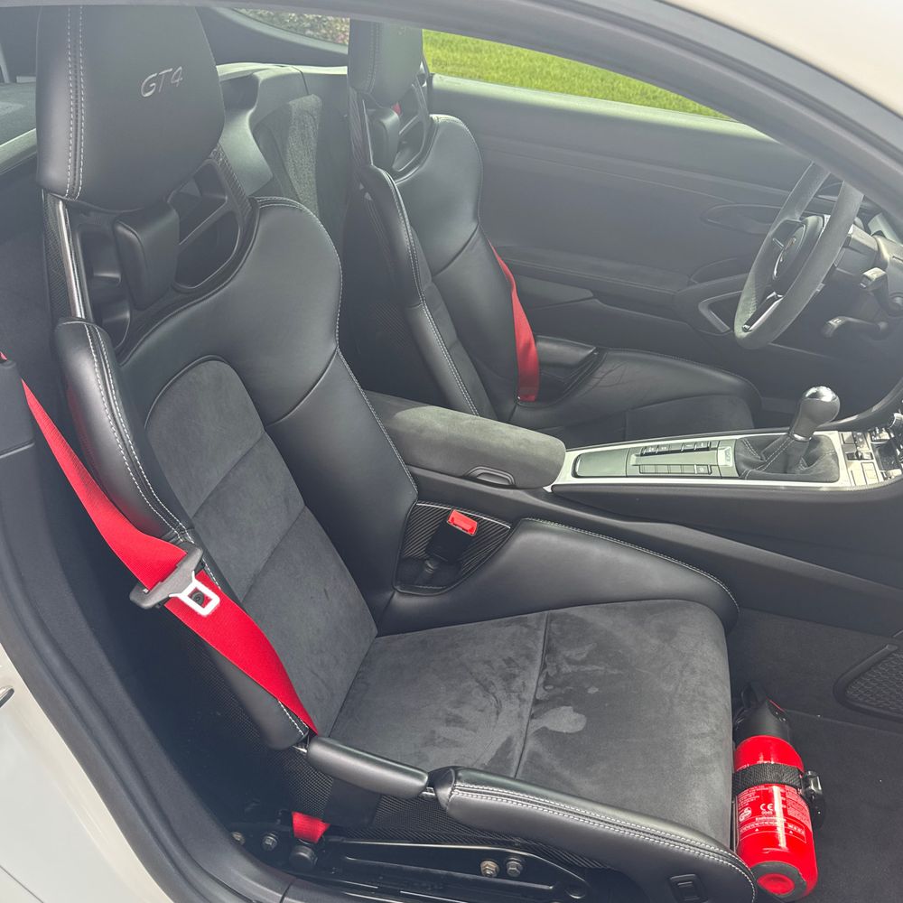2016 Porsche Cayman GT4
