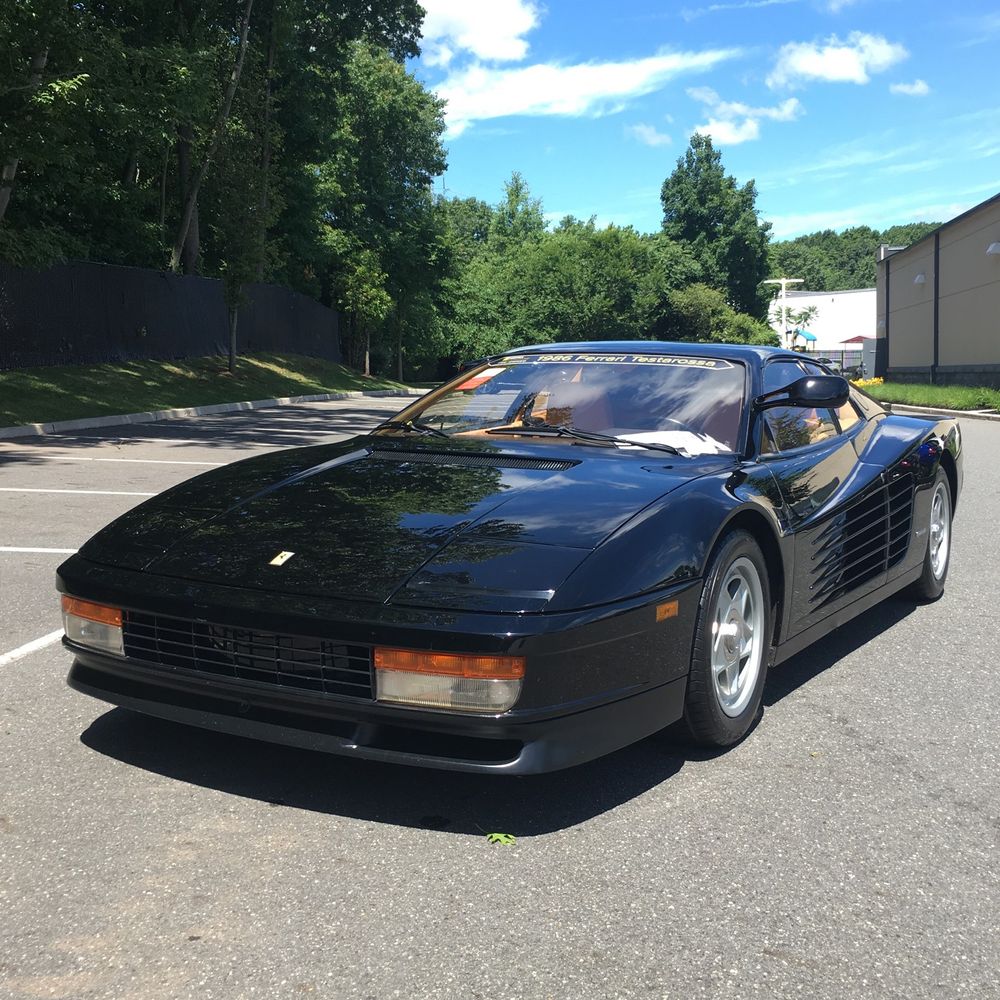 1986 Ferrari Testarossa Flying Mirror