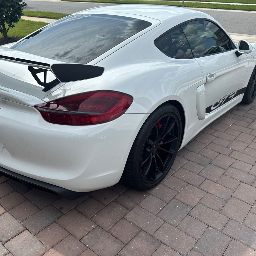 2016 Porsche Cayman GT4