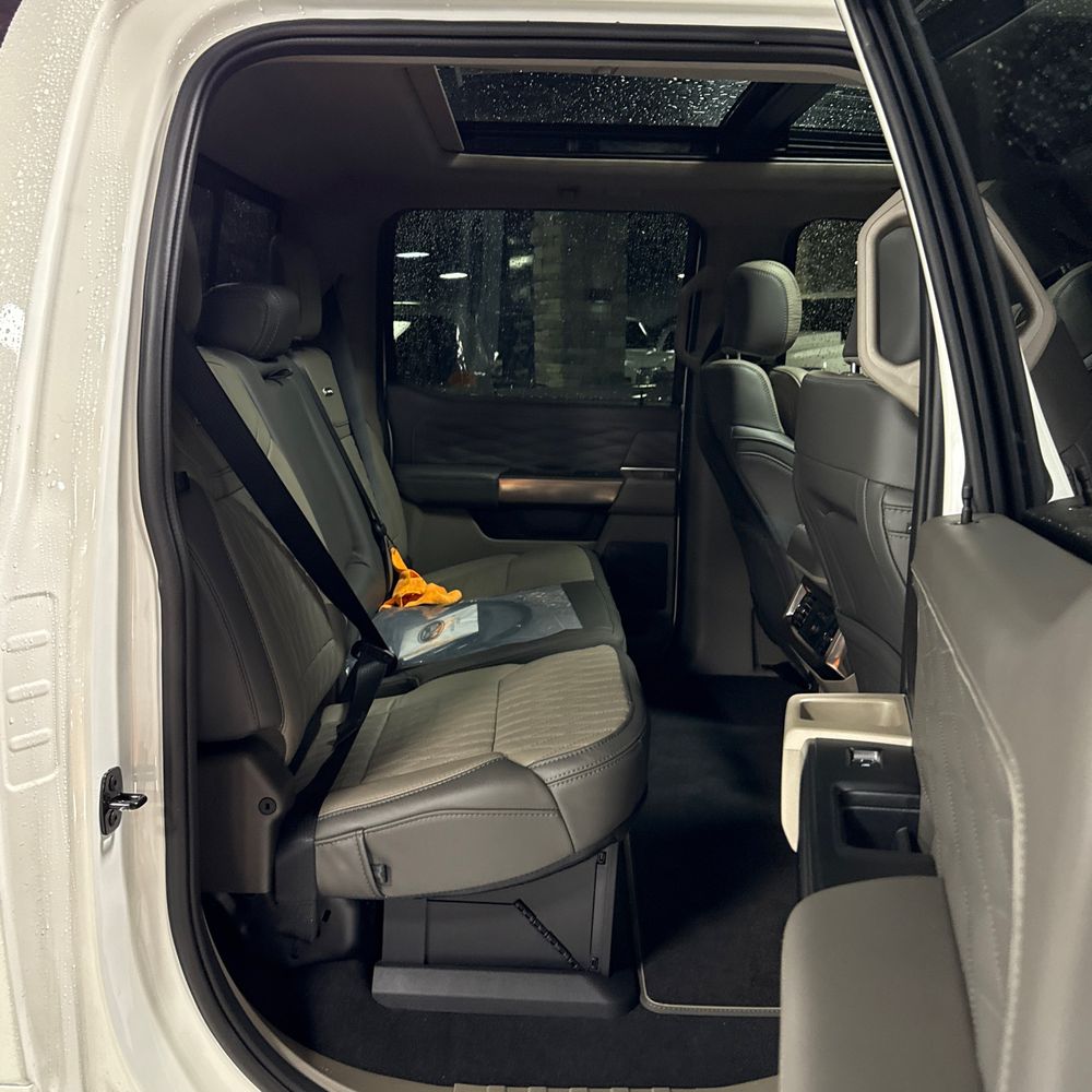 2025 Ford F-450 Super Duty Platinum