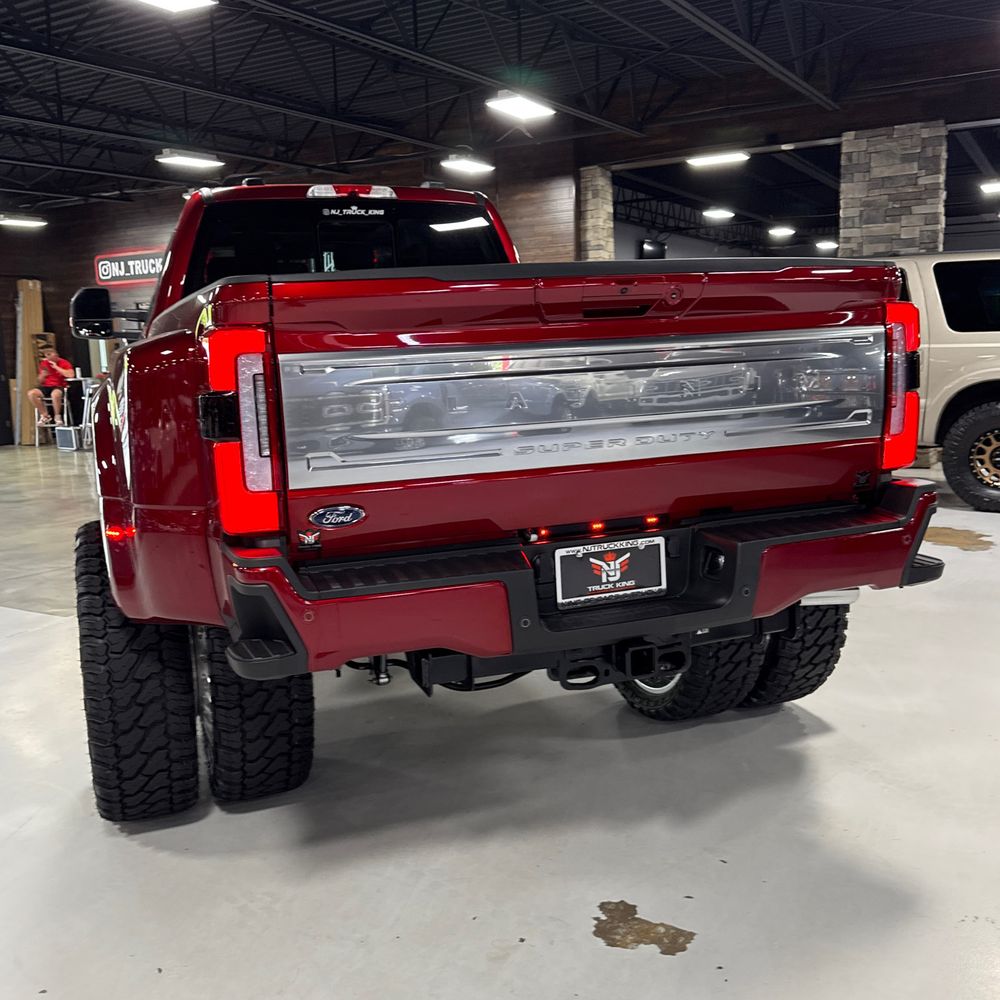 2025 Ford F-350 Super Duty Platinum