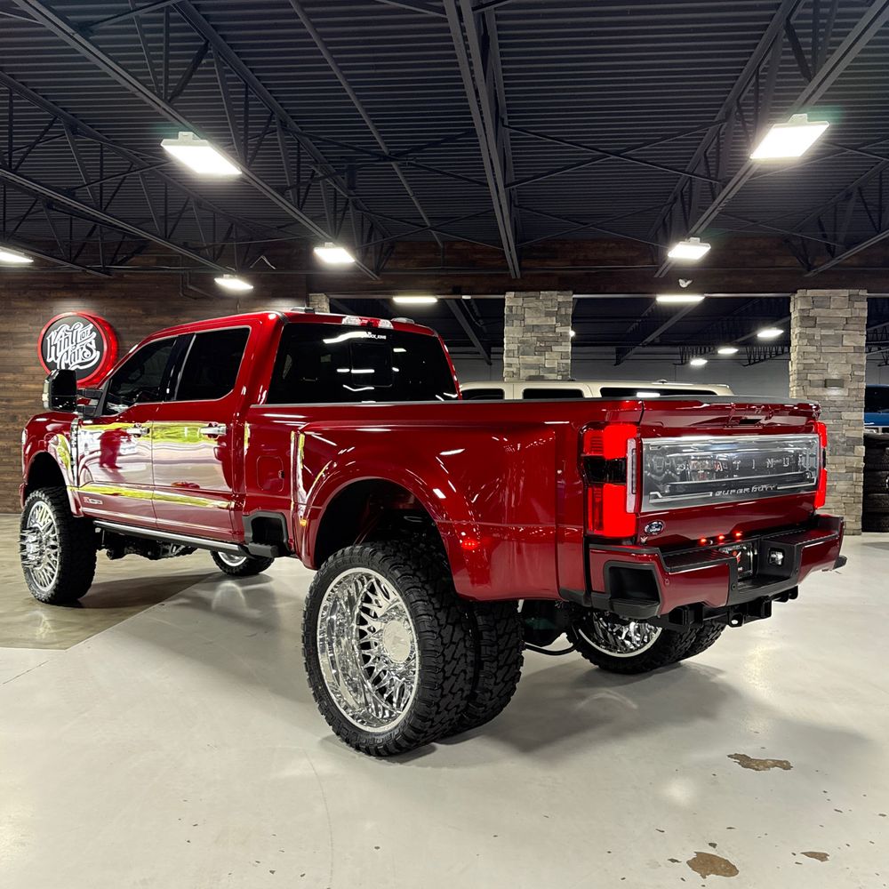 2025 Ford F-350 Super Duty Platinum