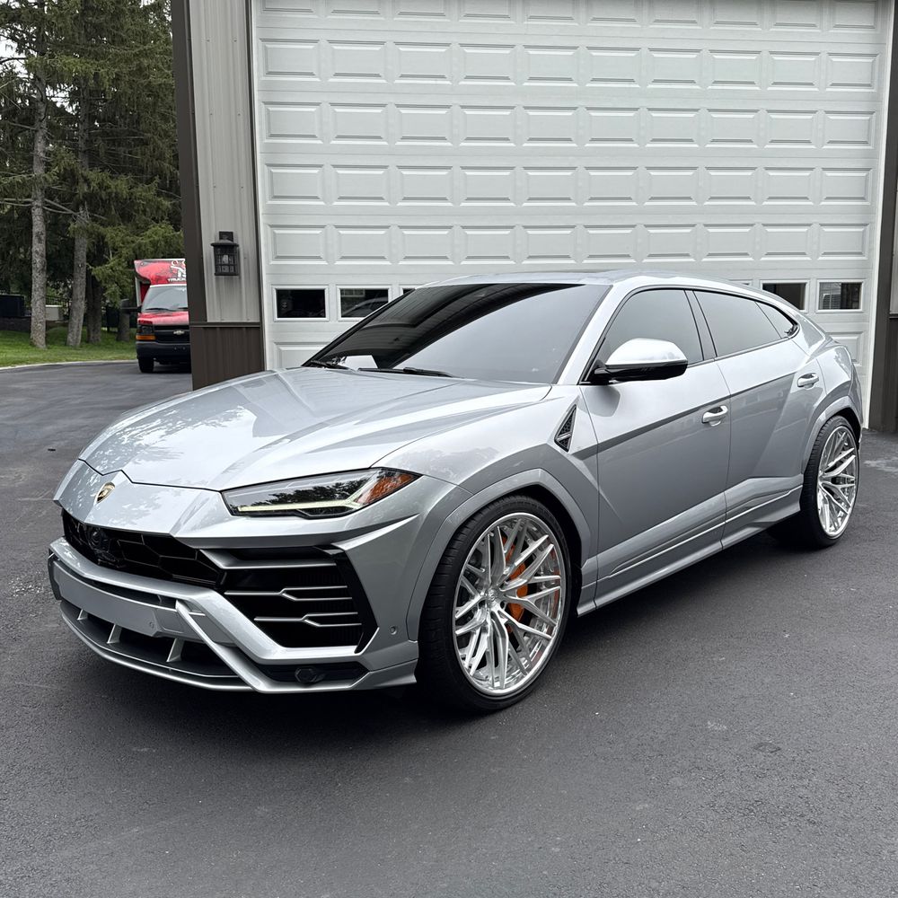 2020 Lamborghini Urus Base