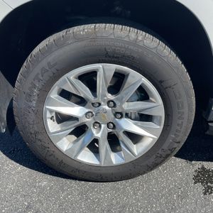 CHEVROLET SUBURBAN PREMIER - 10