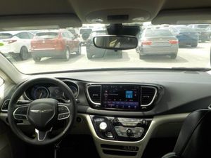 CHRYSLER PACIFICA TOURING L - 4