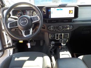 JEEP WRANGLER SAHARA - 4