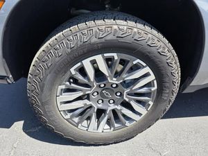 CHEVROLET SUBURBAN Z71 - 9