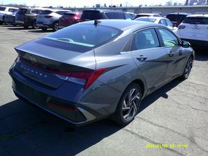 HYUNDAI ELANTRA SE - 2