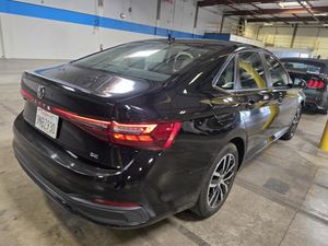 VOLKSWAGEN JETTA SE - 2