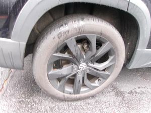 VOLKSWAGEN TAOS SE - 9