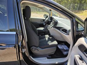 CHRYSLER VOYAGER LX - 3