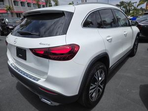 2025 Mercedes-BENZ GLA 照片 2