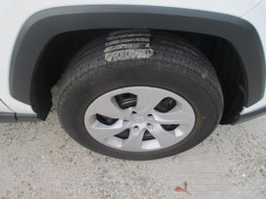 2025 Toyota RAV4 LE 缩略图 15