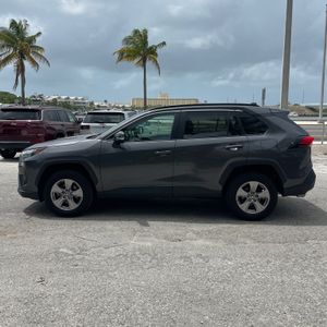 2023 Toyota RAV4 XLE photo 2