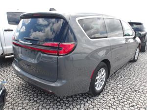 CHRYSLER PACIFICA TOURING L - 2