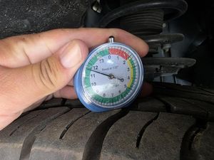 FORD EXPLORER XLT - 10