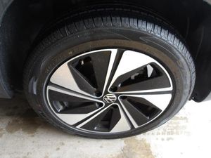صورة 10 لـ 2025 Volkswagen TAOS SE