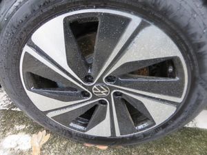 صورة 14 لـ 2025 Volkswagen TAOS SE