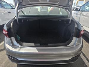 صورة 6 لـ 2025 Volkswagen JETTA S