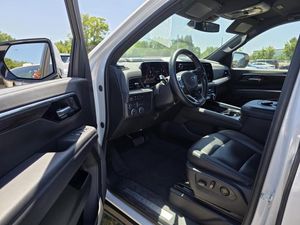 CHEVROLET SUBURBAN Z71 - 3