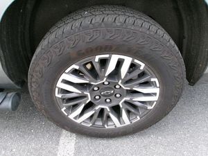 CHEVROLET SUBURBAN Z71 - 9