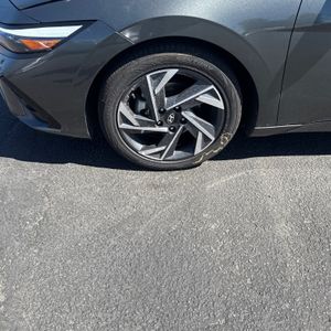 HYUNDAI ELANTRA HYBRID LIMITED - 10