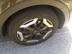 صورة 9 لـ 2025 KIA TELLURIDE S