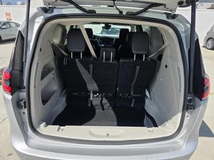 CHRYSLER PACIFICA TOURING L - 6