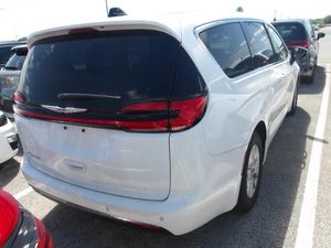 CHRYSLER PACIFICA TOURING L - 2