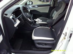 صورة 3 لـ 2025 Volkswagen TAOS SE
