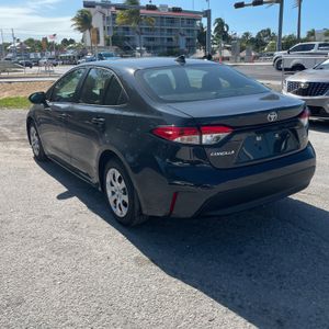 Toyota Corolla LE - 3