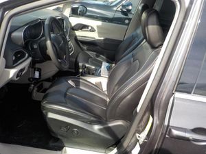 CHRYSLER PACIFICA TOURING L - 3