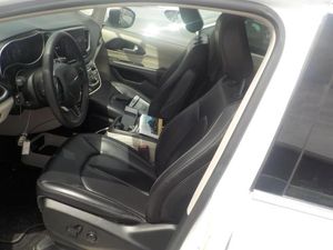 CHRYSLER PACIFICA TOURING L - 3