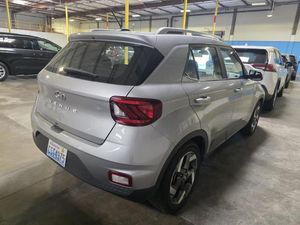 HYUNDAI VENUE SE - 2