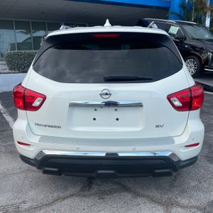 Nissan Pathfinder SV - 4