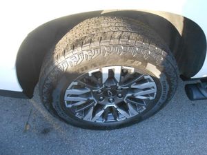 CHEVROLET SUBURBAN Z71 - 10