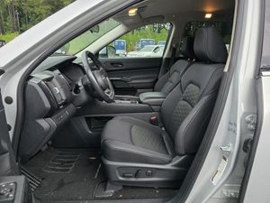 2024 Nissan PATHFINDER SV 照片 3