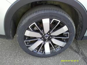 MITSUBISHI OUTLANDER SE - 8