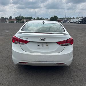2013 Hyundai ELANTRA GLS 照片 4